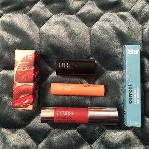 Bundle of cheek & lip color & green concealer.